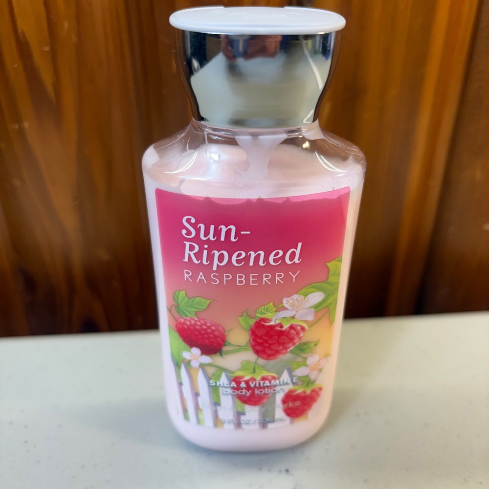 Bath & Body Works Sun-Ripened Raspberry Body Lotion 8oz Signature Collection